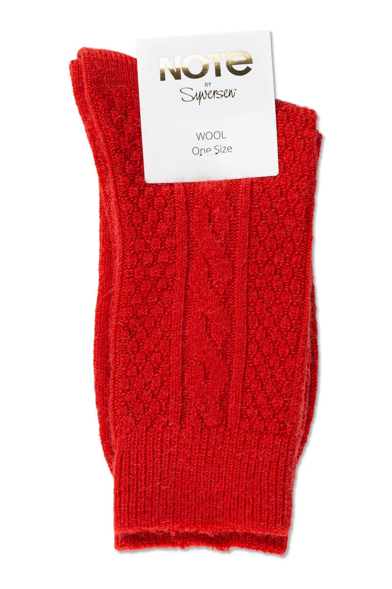 Note by Syversen Wool Cable crewsokker rød ull
