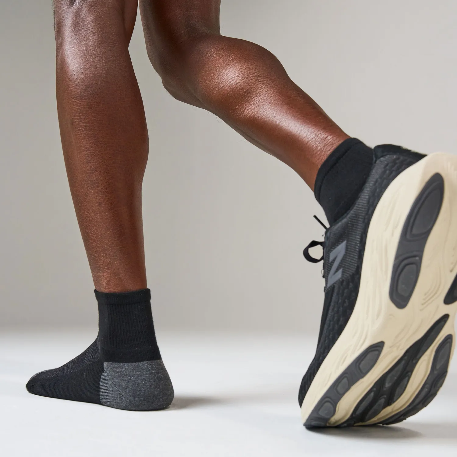 Feetures Elite Max Cushion Quarter sokker 6-pakk hvit miks tykk