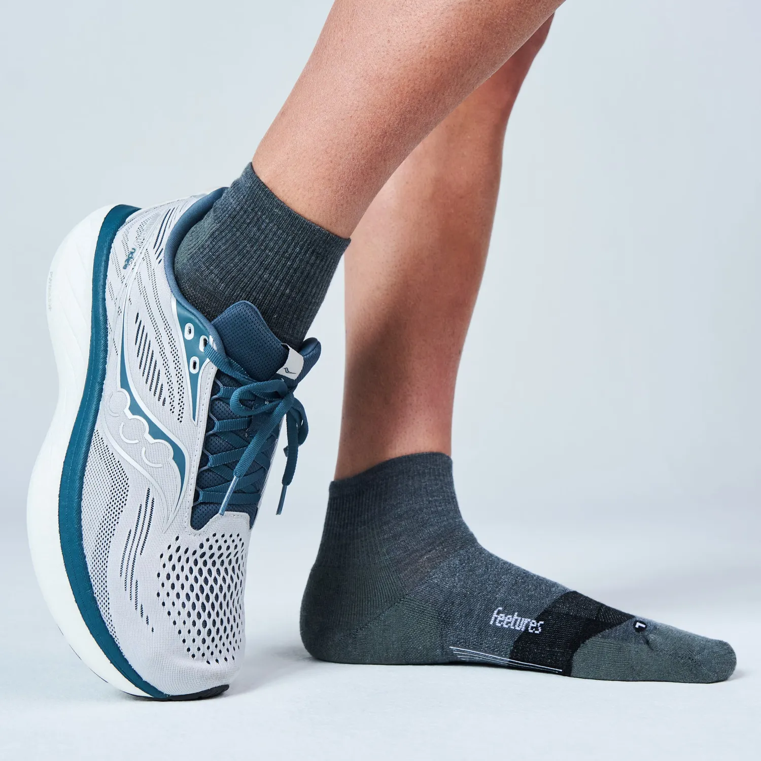 Feetures Merino 10 Max Cushion Quarter sokker 3-pk grå mix