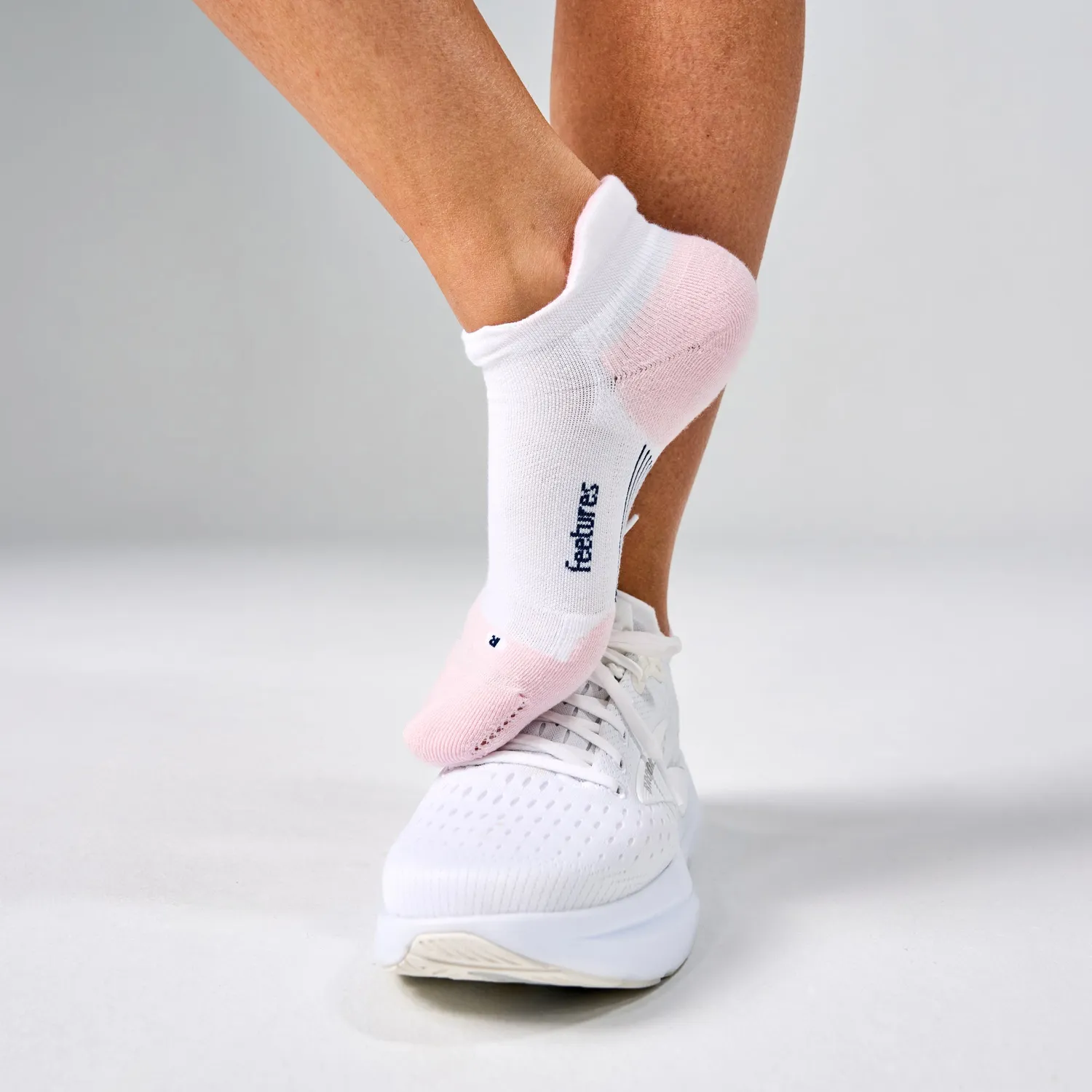 Feetures Elite Max Cushion Tab sokker 3-pack hvit ankel