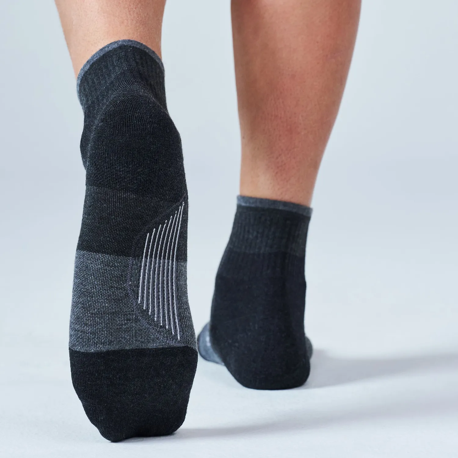 Feetures Trail Max Cushion Quarter sokker 3-pakk grå