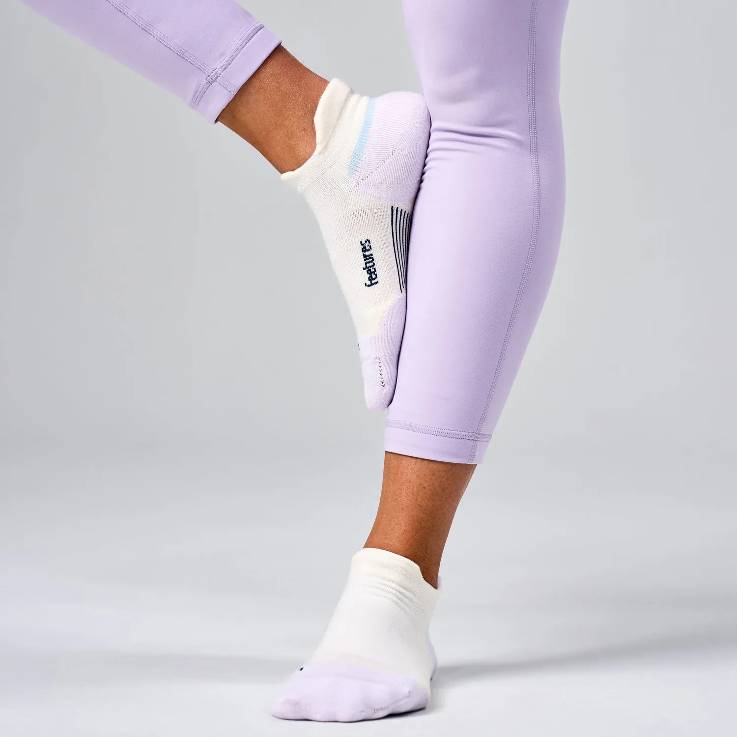 Feetures Elite Max Cushion Tab sokker 3-pack hvit ankel