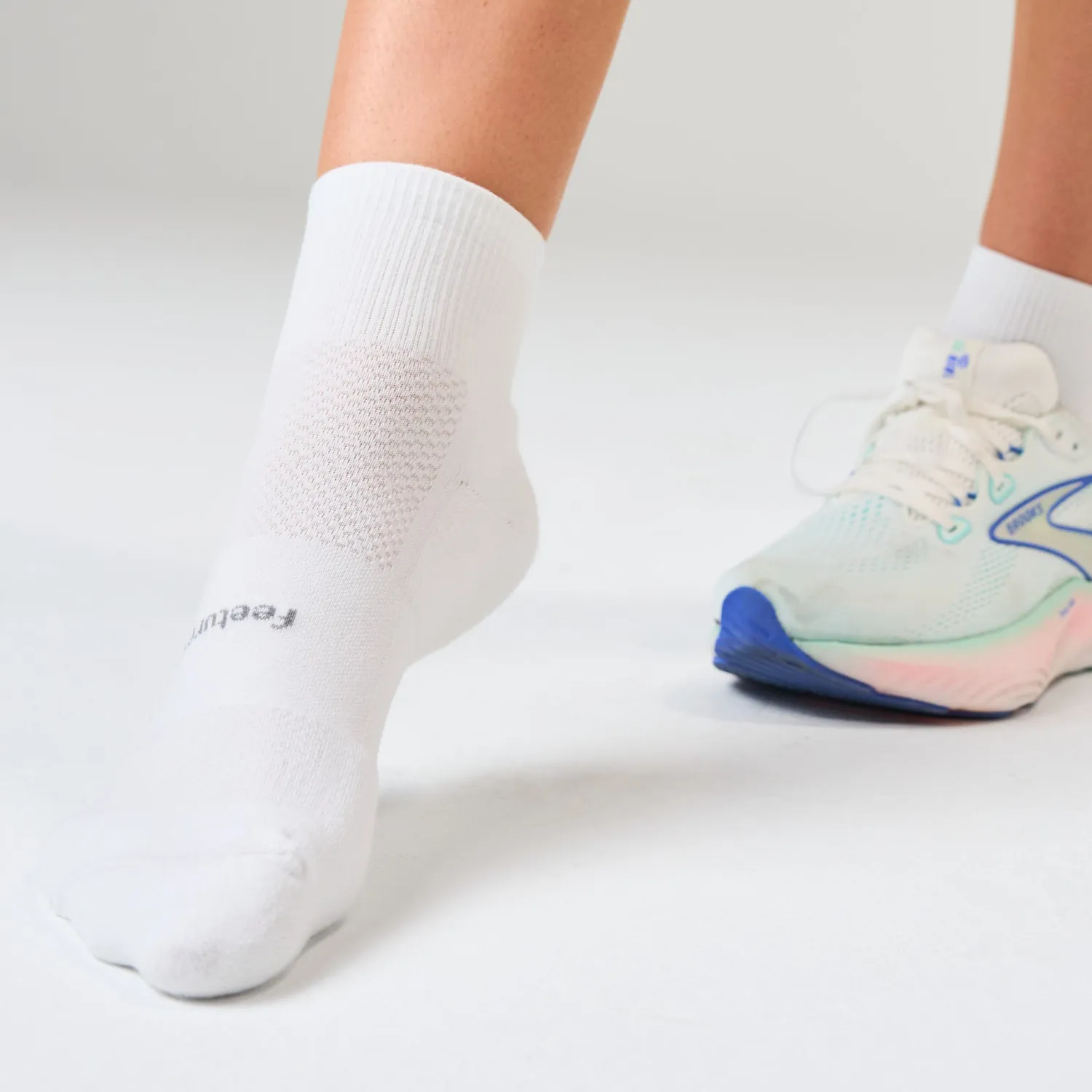 Feetures High Performance Ultra Light Quarter sokk tynn