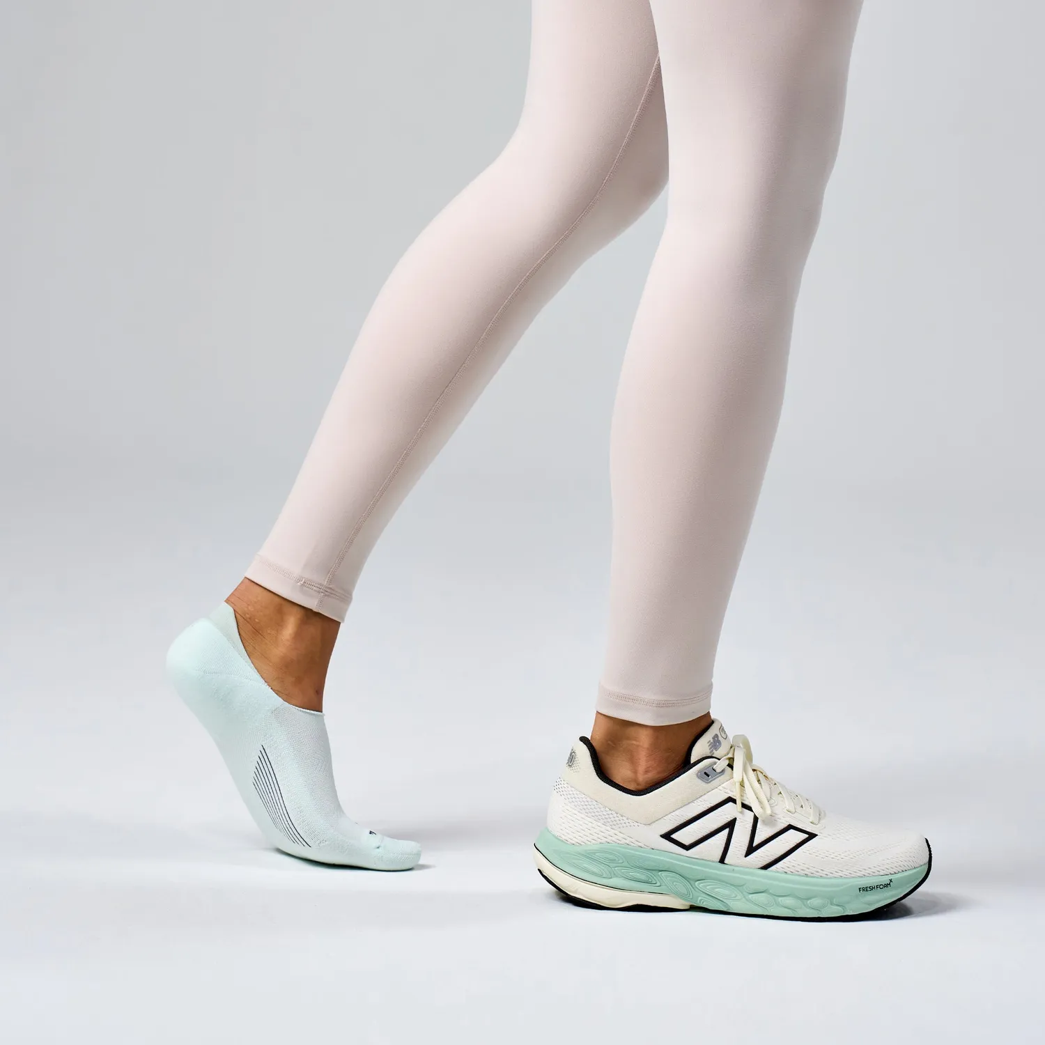 Feetures Elite Light Cushion Invisible sokker hvit lett