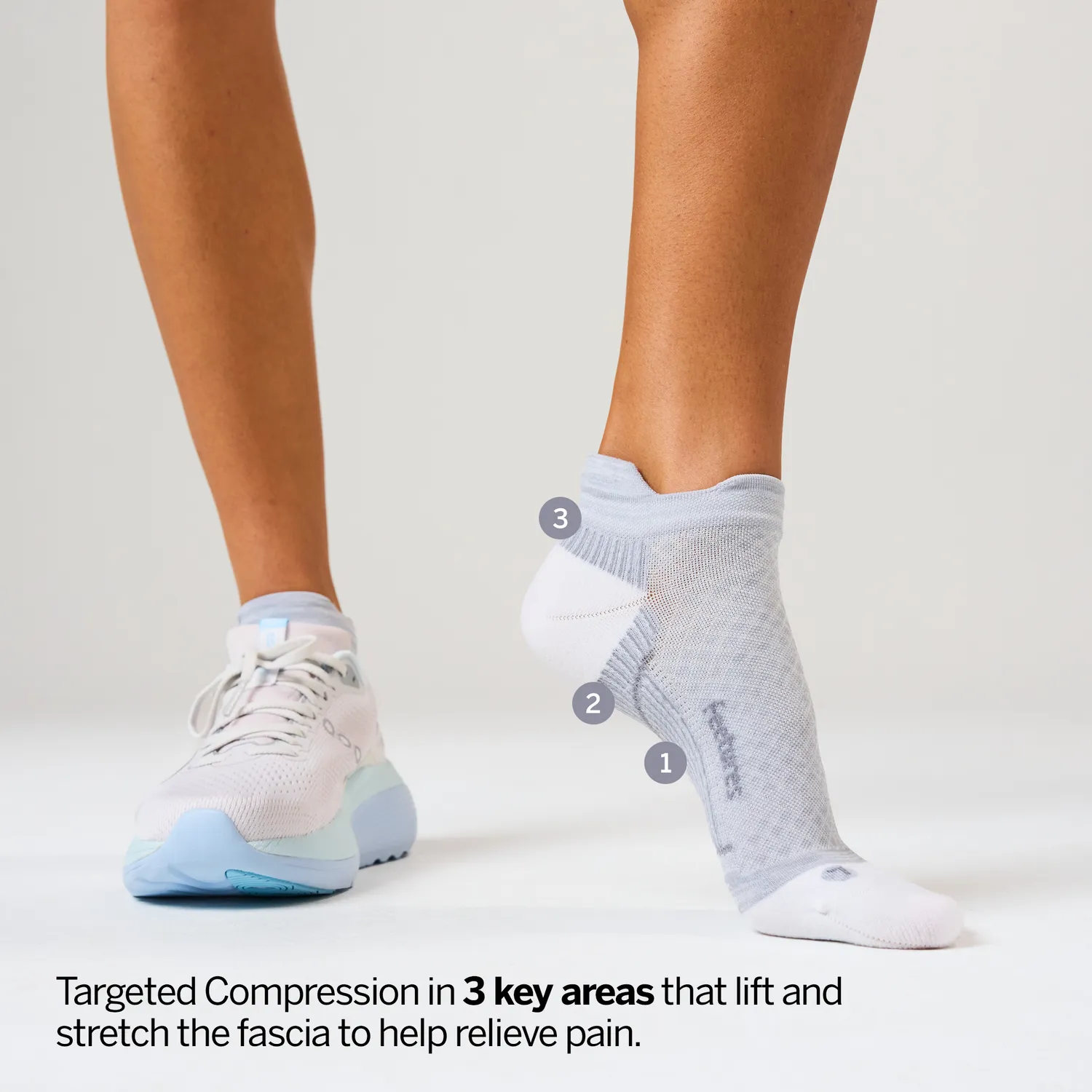Feetures Plantar Fasciitis Relief Light Cushion Tab sokker hvit 3-pk