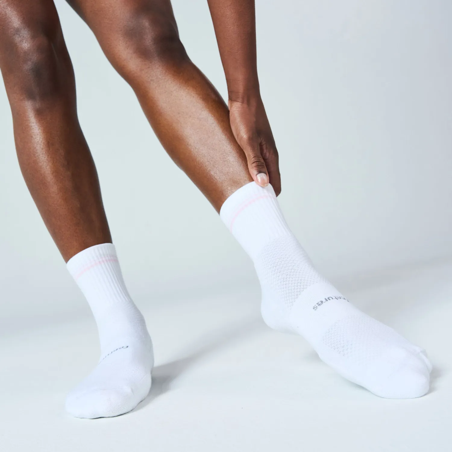 Feetures High Performance Max Cushion Quarter Tall sokker 6-pk White Mix tykke