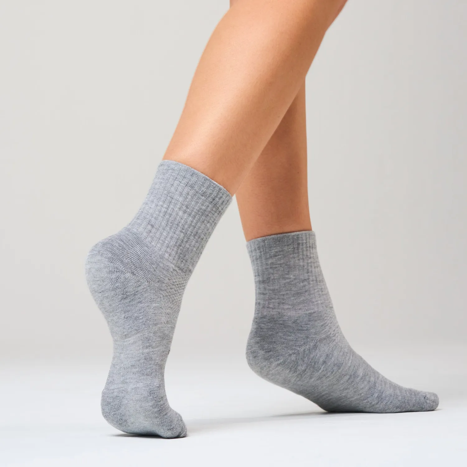 Feetures High Performance Max Cushion Quarter Tall sokker 3-pack hvit miks