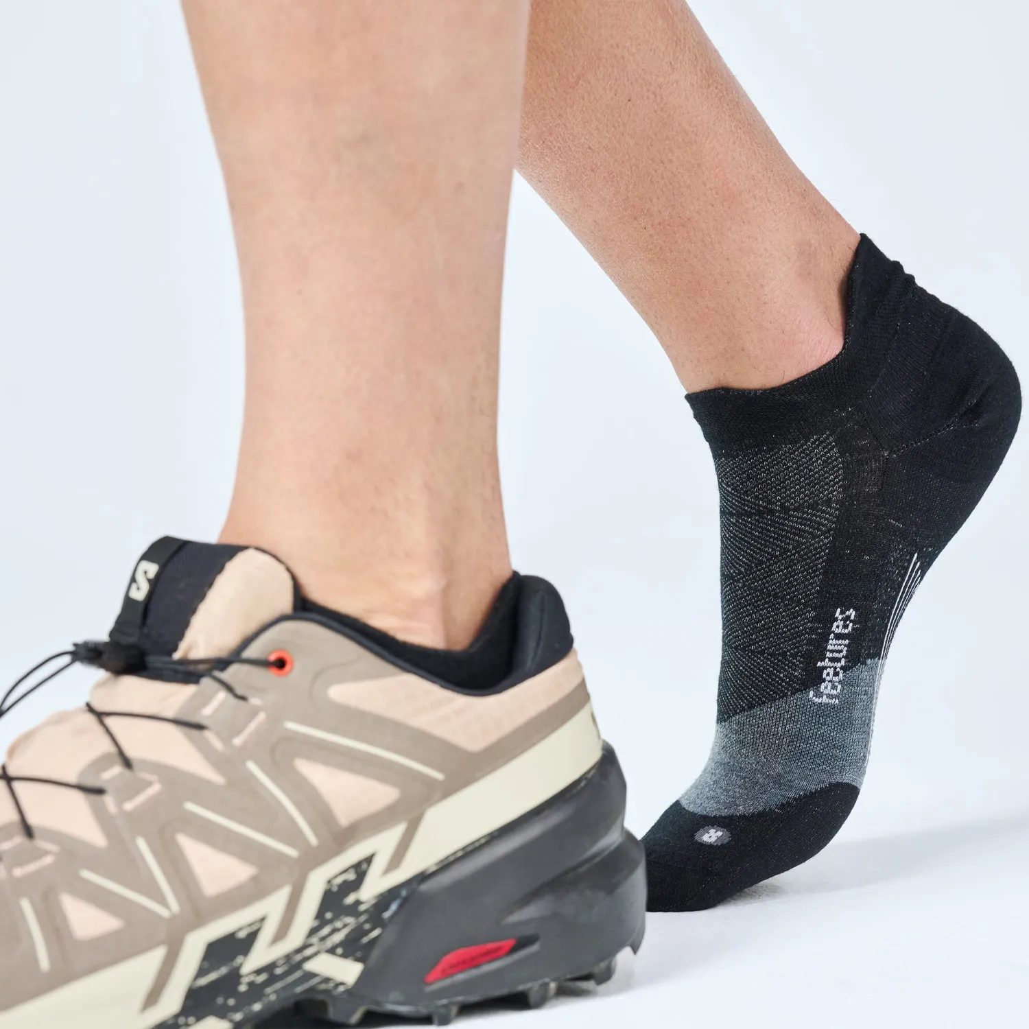 Feetures Merino 10 Ultra Light Tab sokker 3-pakk ull hvit