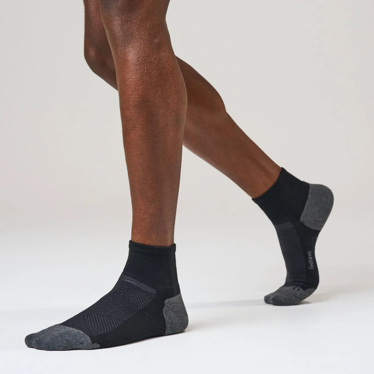 Feetures Elite Max Cushion Quarter sokker 3-pakk hvit miks tykk