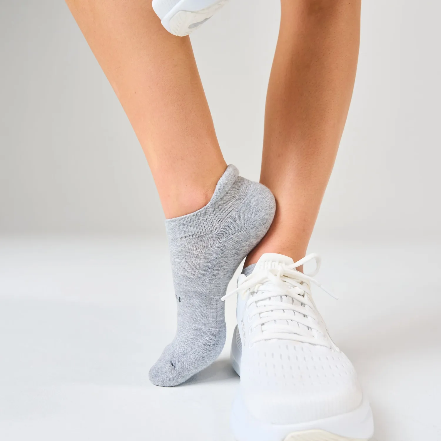 Feetures High Performance Max Cushion Tab sokker 6-pk White lave