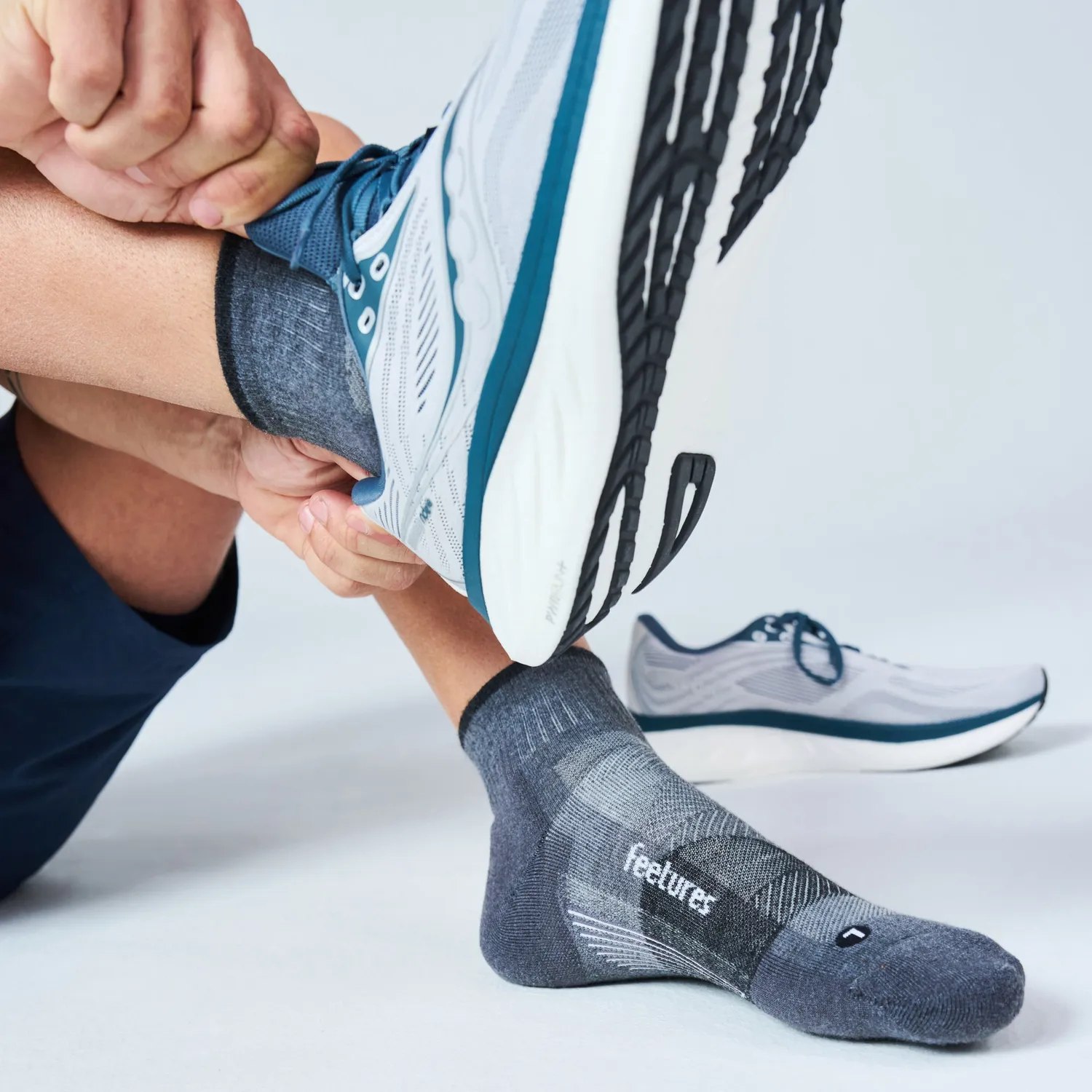 Feetures Trail Max Cushion Quarter sokker Tectonic Blue tykk demping